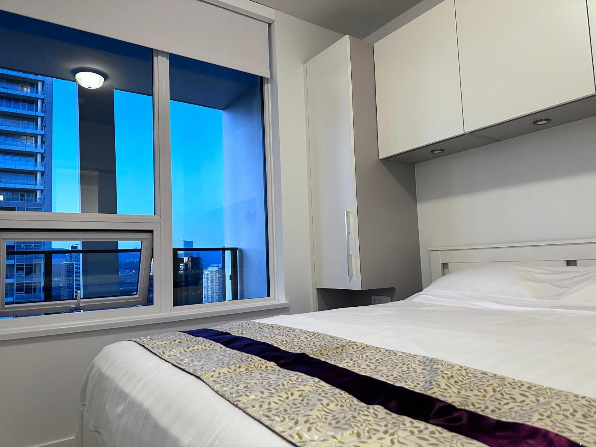 Apartment Monthly Stay-relocation Special-new At Metrotown