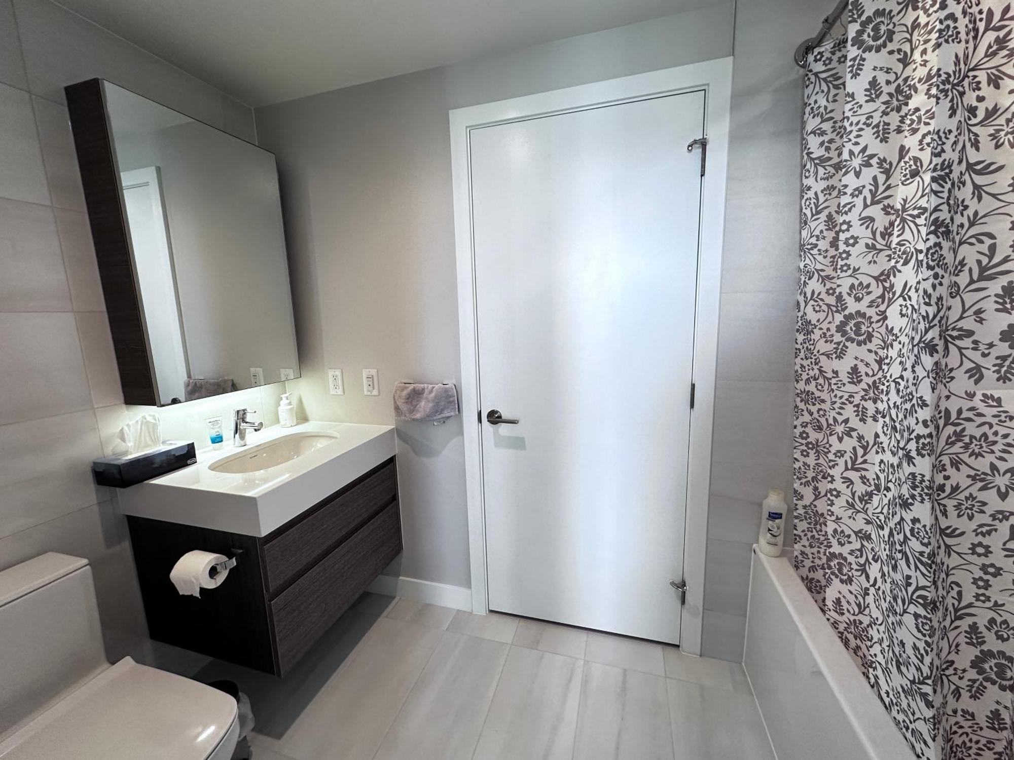 Monthly Stay-relocation Special-new At Metrotown * Burnaby