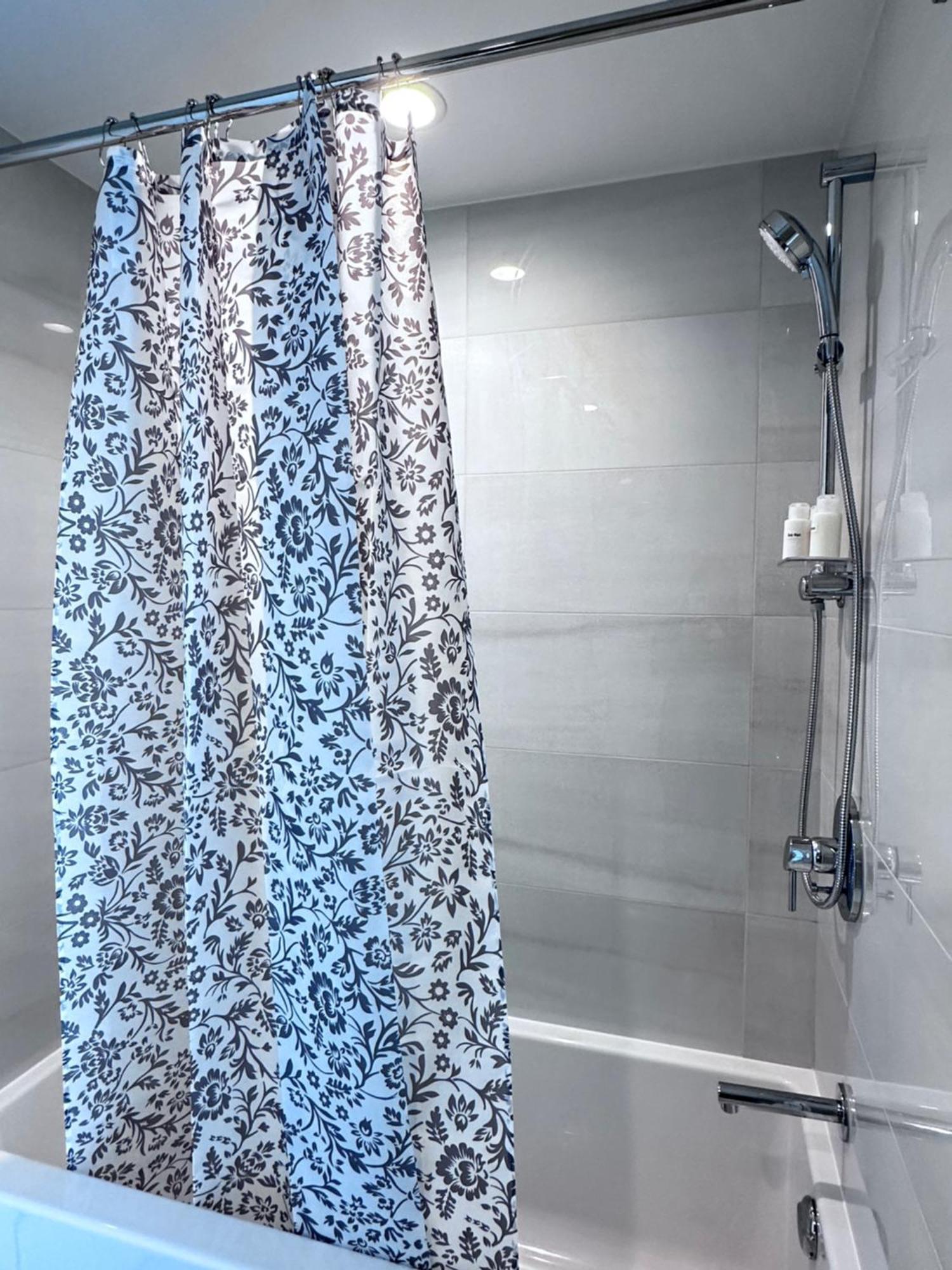 Monthly Stay-relocation Special-new At Metrotown Apartment